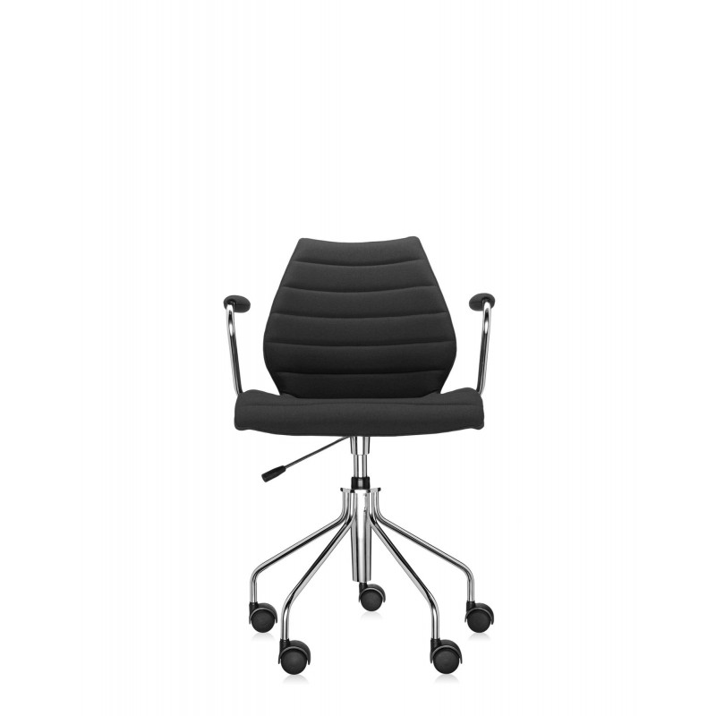 Chaise de bureau Kartell MAUI SOFT, tissu Trevira noir, vue de face Chaise de bureau Kartell MAUI SOFT, tissu Trevira noir, vue de face
