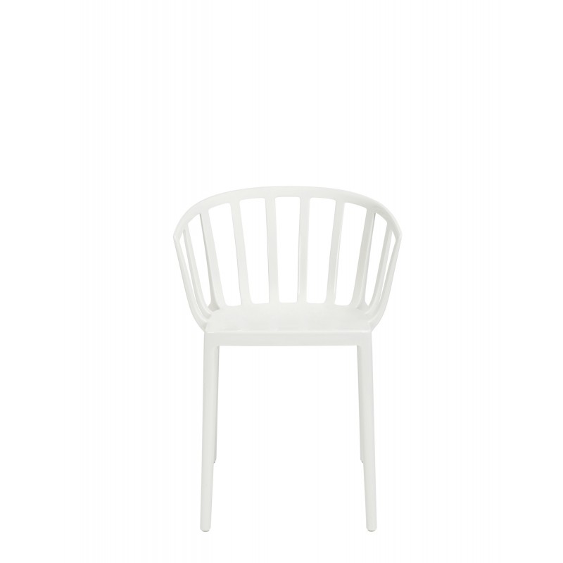 Chaise blanche, VENICE de Kartell (design Philippe Starck), vue de face