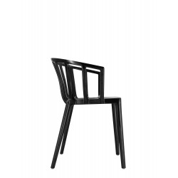 Chaise noire, VENICE de Kartell (design Philippe Starck), vue de profil