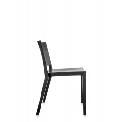 Chaise noire Kartell LIZZ MAT, vue de profil