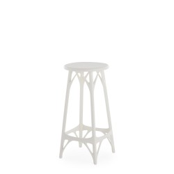 Tabouret A.I. Stool Light de couleur blanc, hauteur 65 cm, vue de 3/4