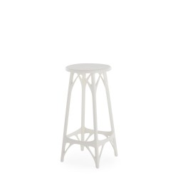 Tabouret A.I. Stool Light de couleur blanc, hauteur 65 cm, vue de 3/4