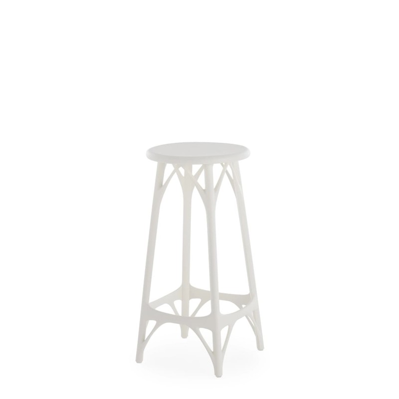 Tabouret A.I. Stool Light de couleur blanc, hauteur 65 cm, vue de 3/4