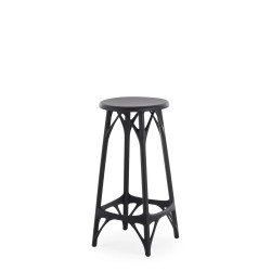 Tabouret A.I. Stool Light de couleur noir, hauteur 65 cm, vue de 3/4