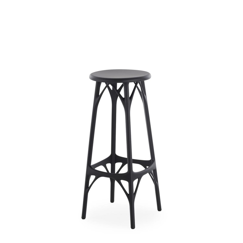 Tabouret A.I. Stool Light de couleur noir, hauteur 75 cm, vue de 3/4 Tabouret A.I. Stool Light de couleur noir, hauteur 75 cm, vue de 3/4