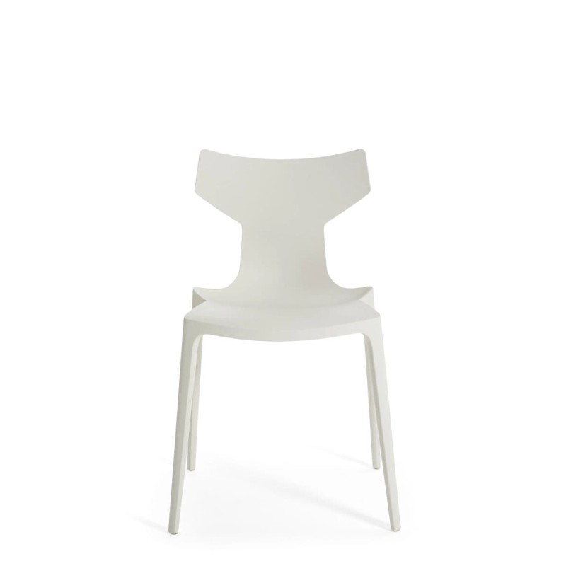 Chaise Re-Chair de couleur blanche, vue de face Chaise Re-Chair de couleur blanche, vue de face