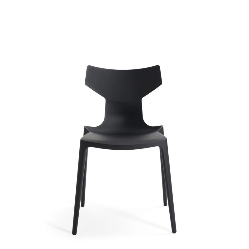 Chaise Re-Chair de couleur noire, vue de face Chaise Re-Chair de couleur noire, vue de face
