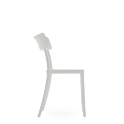 Chaise Kartell Catwalk Mat, de couleur blanche, vue de profil