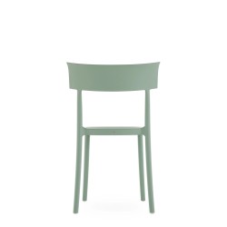 Chaise Kartell Catwalk Mat, de couleur vert sauge, vue de dos