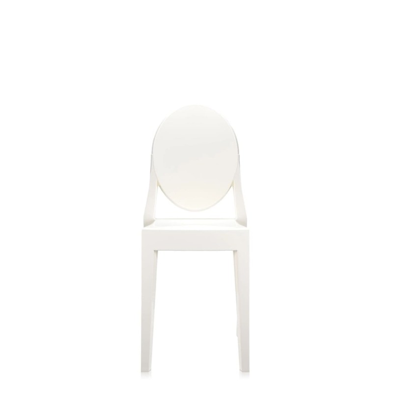 Chaise blanche Kartell, Victoria Ghost, vue de face Chaise blanche Kartell, Victoria Ghost, vue de face