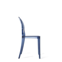 Chaise Kartell Victoria Ghost de couleur bleue poudrée, vue de profil