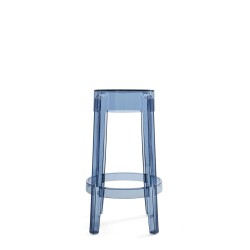 Tabouret de bar Charles Ghost (hauteur 65 cm), couleur bleu poudré, vue de face