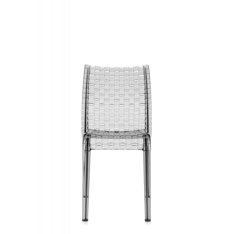 Chaise Kartell AMI AMI, couleur fumé, vue de face Chaise Kartell AMI AMI, couleur fumé, vue de face