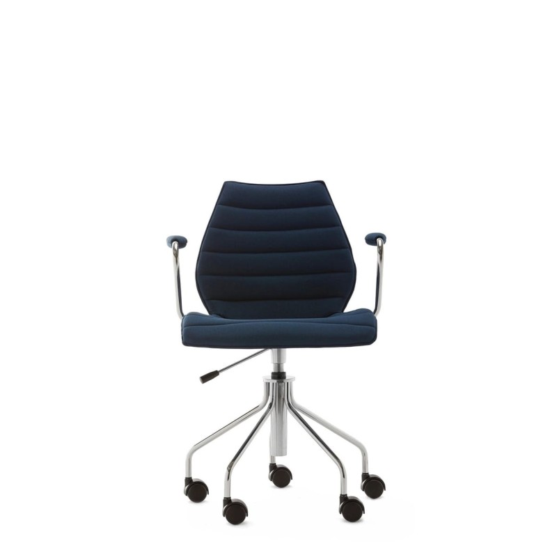Chaise de bureau Kartell MAUI SOFT, tissu Noma Bleu, vue de face Chaise de bureau Kartell MAUI SOFT, tissu Noma Bleu, vue de face