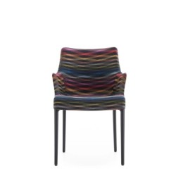 Chaise Kartell ELEGANZA nia MISSONI motif multicolore fond noir vue de face