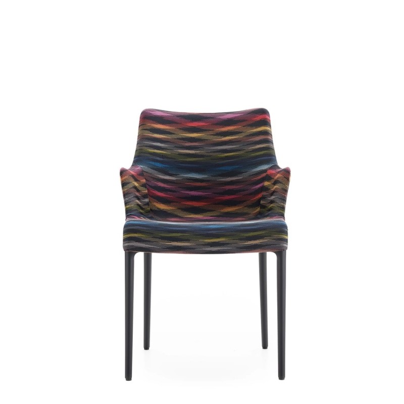 Chaise Kartell ELEGANZA nia MISSONI motif multicolore fond noir vue de face Chaise Kartell ELEGANZA nia MISSONI motif multicolore fond noir vue de face
