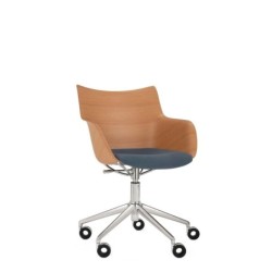 Chaise de bureau Kartell Q WOOD SOFT bois clair/assise bleu/structure chromée vue de 3/4