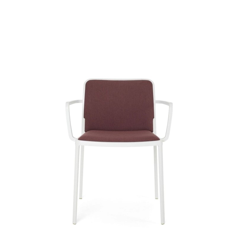 Chaise Kartell Audrey soft (avec accoudoir blanc) tissu rouge brique vue de face